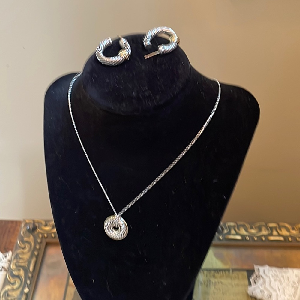 David Yurman 18 K Sterling Cable Necklace - Picture 2 of 16